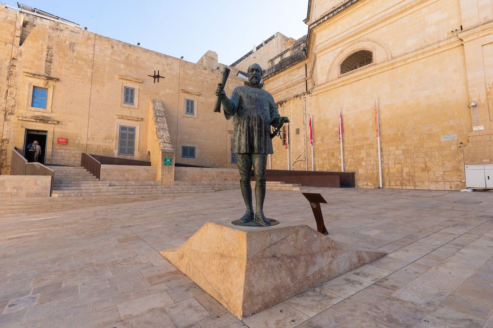 malta la valeta estatua jean Parisot de La Valette