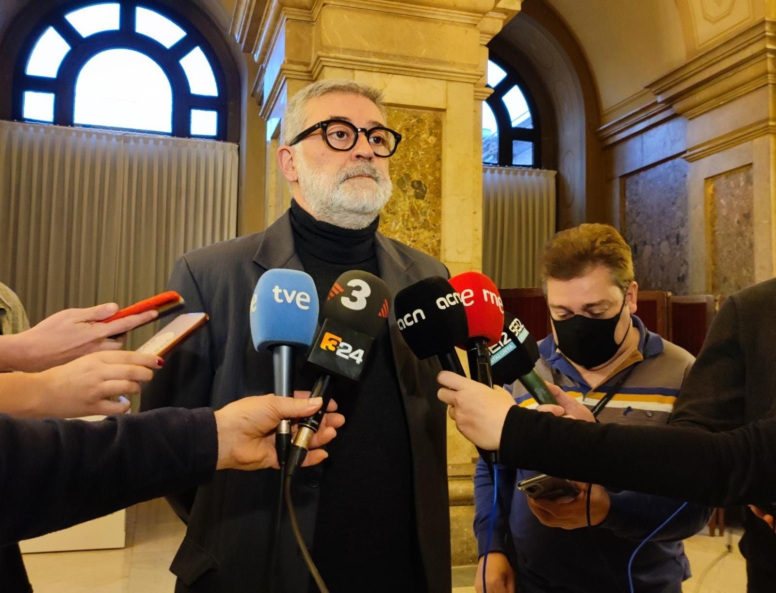 El diputado de la CUP en el Parlament Carles Riera en declaraciones en el Parlament