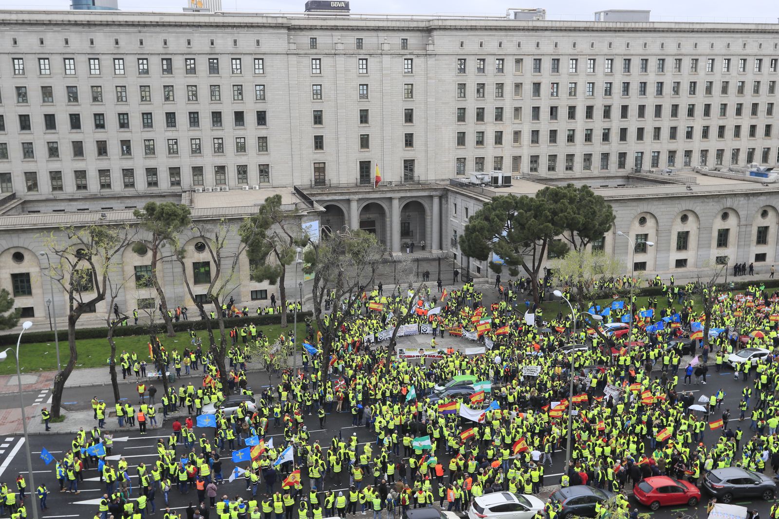 Los transportistas convocantes del paro mantienen su protesta en Madrid